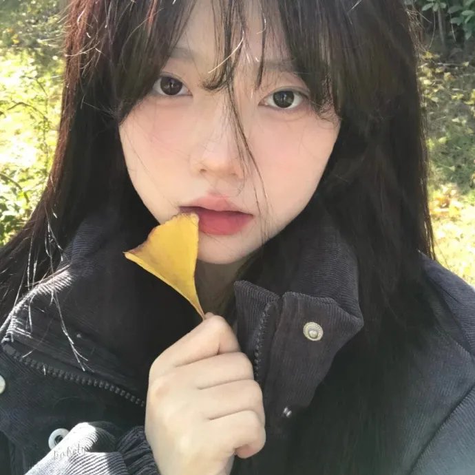 带剑女孩